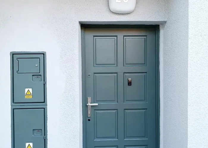 Pokoj s manželskou postelí velikosti queen